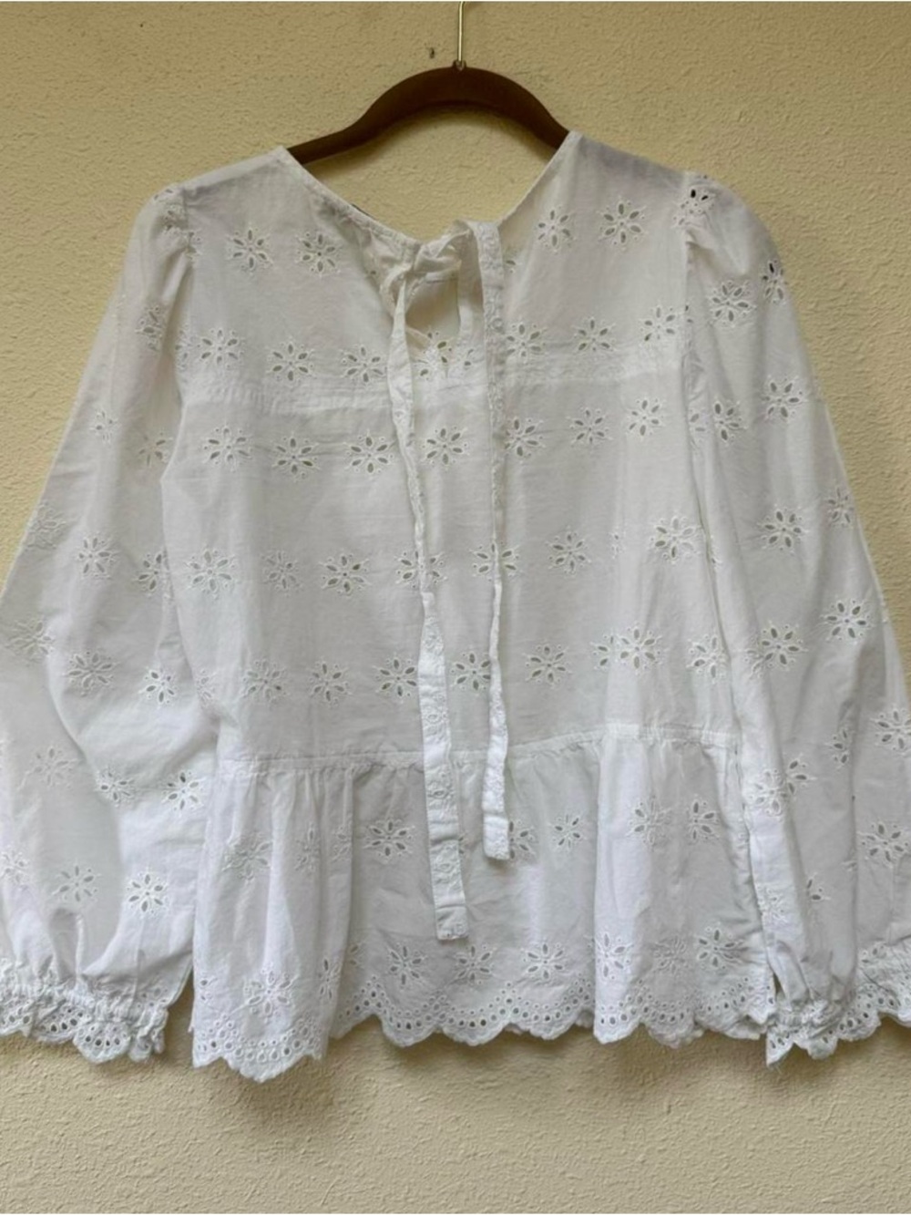 Madewell White Eyelet keyhole Peplum Top - Picture 6 of 9